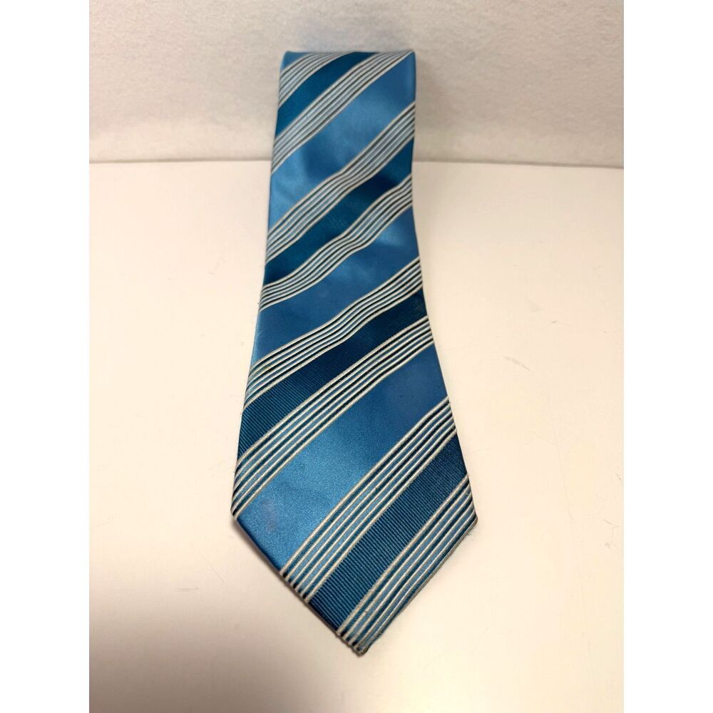 Donald J. Trump Signature Collection Men's Blue Striped 100% Silk Tie